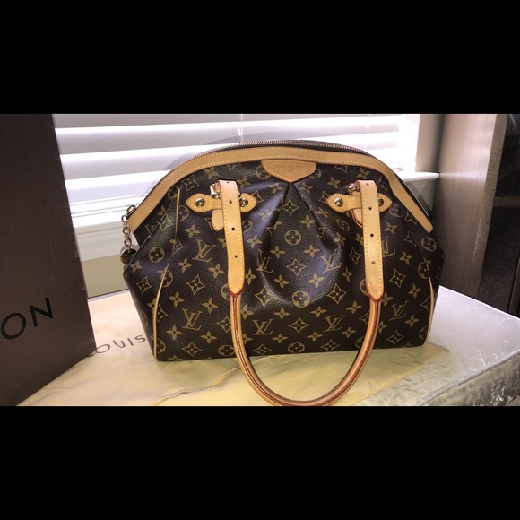 Louis Vuitton Handbags - Louis Vuitton tivoli Purse/handbag